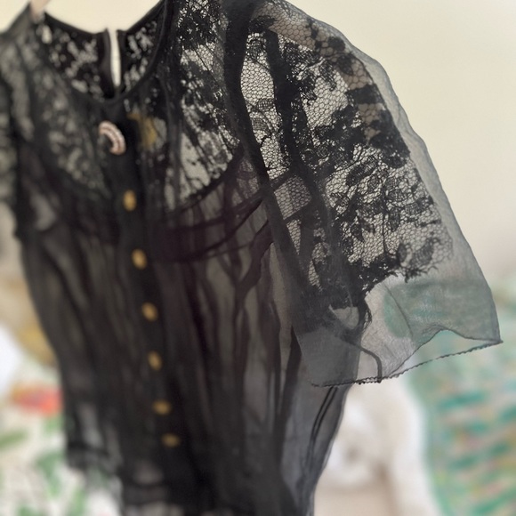 Marc Jacobs Lace Top - Picture 8 of 9